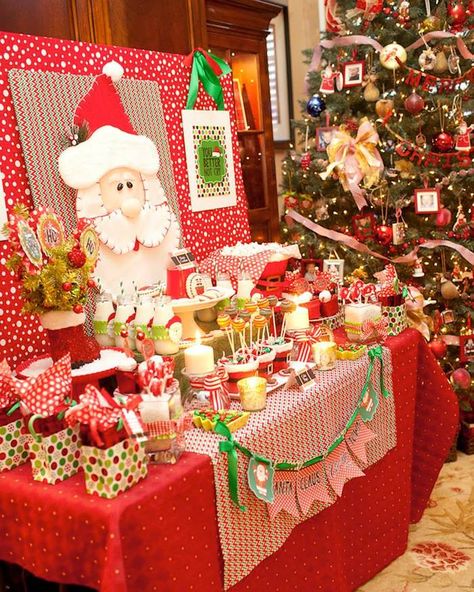 Christmas Pajama Party, Christmas Party Themes, Family Christmas Party, Kids Christmas Party, Christmas Birthday Party, Santa Claus Is Coming To Town, Christmas Party Decorations, Xmas Party, Decoration Christmas