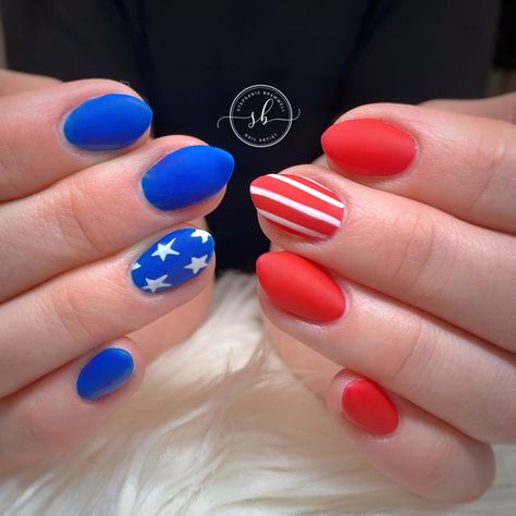 4th Of July Dip Nails Simple, Fun 4th Of July Nails, Red 4th Of July Nails, 4tg Of July Nails, Fourth Of July Nails Gel, July 4 Nail Design, Patriotic Nails 4th Of July, Cute Fourth Of July Nails, Red Blue Nails