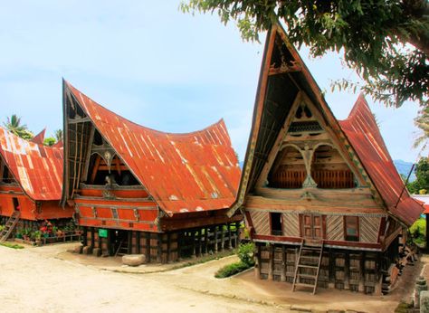 Traditional Pole Houses ~ A company based in Hawaii has taken a traditional building style that traces its roots back to indigenous Polynesian, Japanese, and African cultures, and applied 21st century principles to create sustainable prefab dwellings that hold up to earthquakes, hurricanes and high water. Indonesian House, Pole House, Bamboo Architecture, Tropical Architecture, Traditional Houses, Vernacular Architecture, Wooden Houses, Traditional Building, Unique Buildings