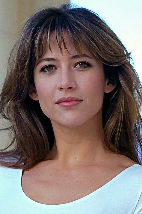 Sophie Marceau Sophie Marceau Photos, Wedge Hairstyles, Asymmetrical Hairstyles, Sophie Marceau, Bond Girls, Shoulder Hair, Funky Hairstyles, French Actress, Hairstyles Over 50