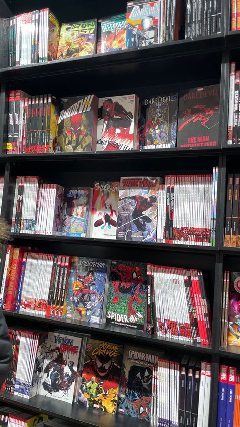 Nerd Room Aesthetic, Comic Shelf, Comic Book Aesthetic, Manga Shelving, Comic Room, My Type In Men, Comic Book Storage, Kirsten Vangsness, Gamer Bedroom