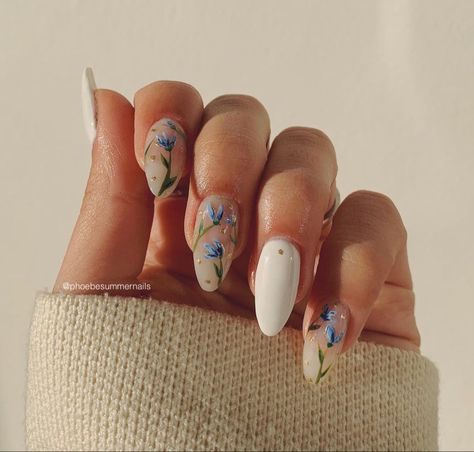 Nails Yellow, Graduation Nails, Nude Nail Designs, Her Nails, Nail Swag, Cat Kuku, Nagel Inspo, Nail Designs Spring, Floral Nails