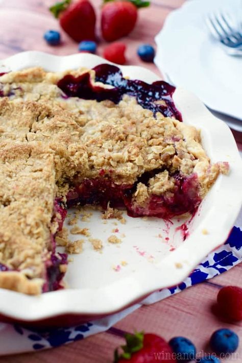 Triple Berry Cobbler Pie - Simple Joy Mixed Berry Pie Recipe, Triple Berry Cobbler, Berry Crumble, Berry Cobbler, Pie Crumble, Berry Dessert, Berry Pie, Crumble Topping, Homemade Desserts