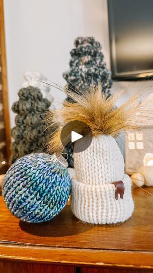 18K reactions · 2.3K shares | Knit Ornament Pattern Materials: Malabrigio Mecha or We Are Knitters Petite Wool Round Clear Ornament, plastic or glass, 67 mm Fabric Glue, I used Quick Dry Fabric Fusion Sewing Needle ✨Knit a 3.5” tube, you can hand knit with DPNS or use a 22 pin knitting machine I used my Addi 22 pin ✨Knit 20 rounds, and pick up stitches off of machine ✨Cinch the bottom closed. I like to go around a few times with my needle and yarn at the bottom to make a nice clean edge. ✨Add some fabric glue to the bottom of your ornament, use a thin layer. ✨Line the center of your knit bottom to the center of a ornament and attach, and smooth out the bottom as best as you can, so there arent any lumps. ✨Cinch the top shut around the top of the ornament, and I like to go around a 22 Needle Knitting Machine Projects, Knitting Machine Christmas Projects, 22 Pin Knitting Machine Patterns, Circular Knitting Machine Patterns Free, 22 Pin Knitting Machine, Knit Ornament Pattern, Fabric Fusion, Christmas Pastel, Addi Knitting Machine