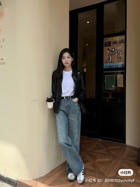 Simple Chic Outfits Minimal Classic, Types Of Outfits Style, Outfit Casual Korea, Korean Outfits Aesthetic, Smart Casual Women Outfits, Korean Fits, Outfit Korean Style, Simple Style Outfits, Korean Outfit Street Styles