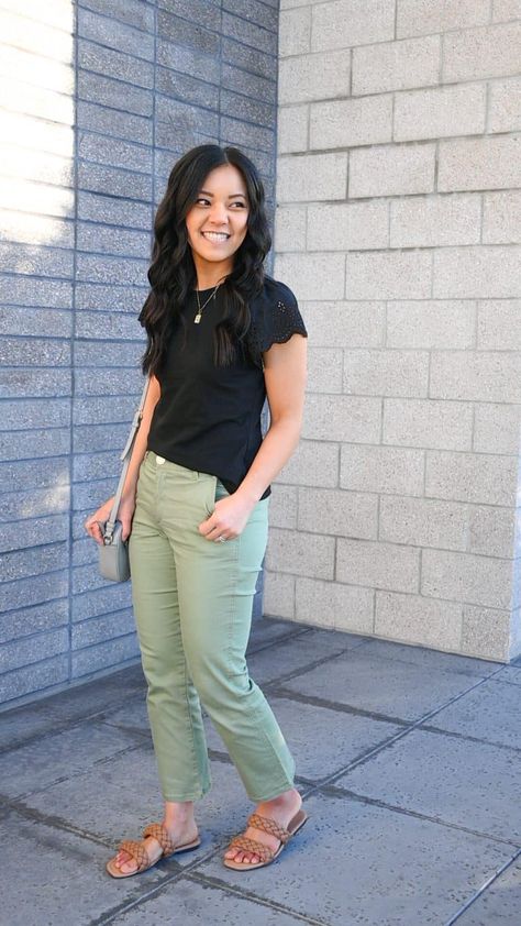 Olive Green Pants Outfit Work, Olive Pants Outfit, Olive Green Pants Outfit, Spring Athleisure, Green Pants Outfit, Black Pants Outfit, Outfits For Spring, Olive Pants, Teaching Outfits