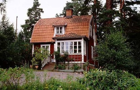 traditional swedish houses | Pinned by A Benck Swedish Houses, Swedish Cottage, Red Houses, Red Cottage, Swedish House, Cottage Cabin, This Old House, Casa Exterior, Dream Cottage