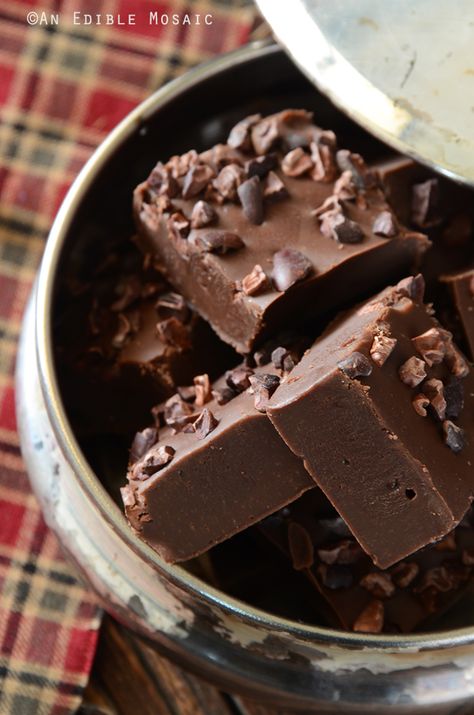 Easy Mocha Fudge with Cacao Nibs Recipe. The perfect treat for any #holiday party. #christmas #candy #homemade Five Minute Fudge, Cacao Nibs Recipes, Candy Homemade, Mocha Fudge, Granola Cookies, Fudge Recipes Chocolate, Cocoa Nibs, Coffee Dessert, Cacao Nibs