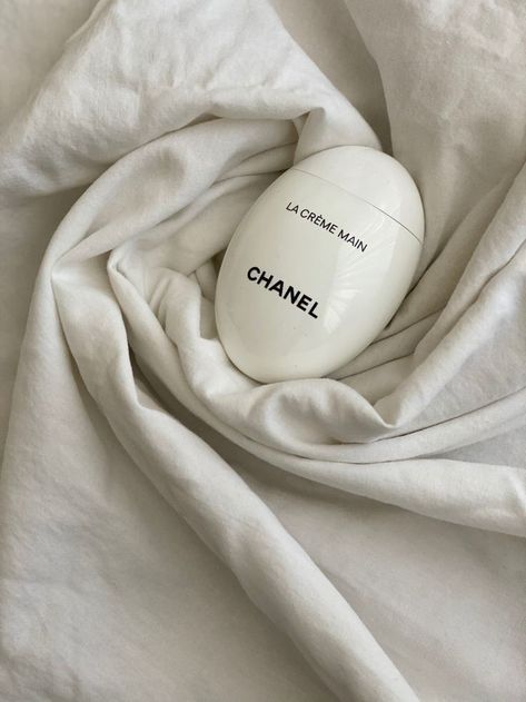 Chanel Creme Main, Chanel La Creme Main Aesthetic, Chanel La Creme Main, La Creme Main Chanel, Chanel Creme, Body Skincare Products, Unrealistic Wishlist, Sarah Chapman, Chanel Cream