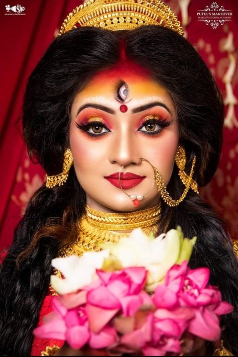 Durga Look Makeup, Durga Ma Makeup Look, Durga Mata Makeup Look, Durga Maa Look, Durga Maa Look Photoshoot, Durga Look Photoshoot, Durga Maa Photoshoot, Durga Maa Makeup Look, Devi Makeup Look