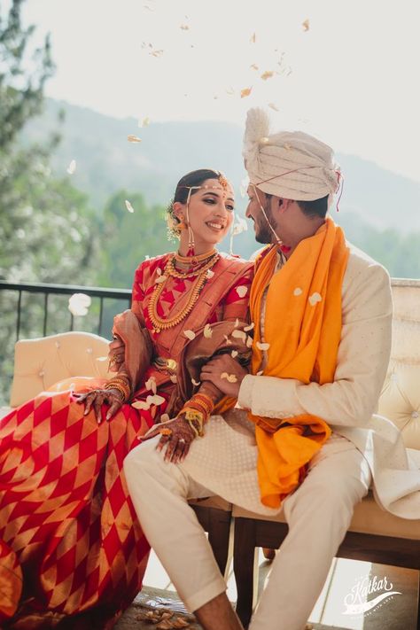 Maharashtrian Wedding Look, Red Silk Saree, Maharashtrian Wedding, 2023 Weddings, Candid Couple, Marathi Bride, Marathi Wedding, Indian Wedding Planning, Wedding Look