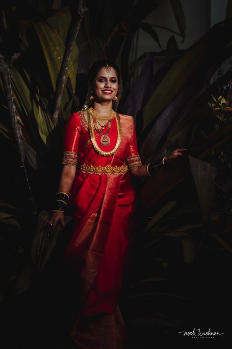 Red Kanjivaram Saree Silk Bridal, Red Kanchipuram Saree Bride, Red Silk Saree Kanchipuram, Red Kanjivaram Saree Silk, Red Kanchipuram Saree, Red Kanjeevaram Saree, Red Silk Saree, Red Saree Blouse, Engagement Stage