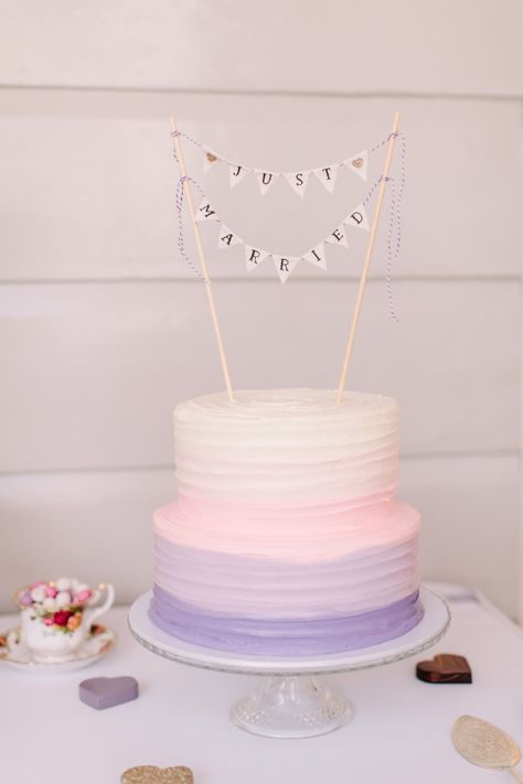 Pink And Purple Ombre Cake, Lavender Colour Cake, Vintage Purple Wedding, Purple Ombre Wedding, Ombre Wedding Cake, Cake Bday, Pink Ombre Cake, Pink Baby Shower Cake, Purple Cakes Birthday