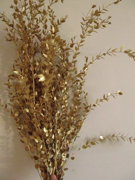 Painted Greenery, Floral Stand, Jade Wedding, Gold Foliage, Large Flower Arrangements, Gold Wedding Theme, Diy Crafts To Do, Gold Leaves, Flower Branch