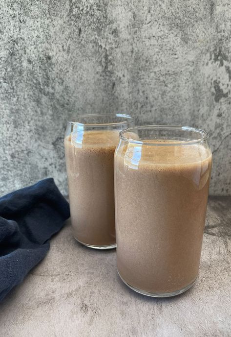 Carob Smoothie Carob Recipes, Sweet Smoothies, Carob Powder, Healthy Cake Recipes, Powder Recipe, Gluten Free Treats, Healthy Cake, Jamaican Recipes, Lunch Box Recipes