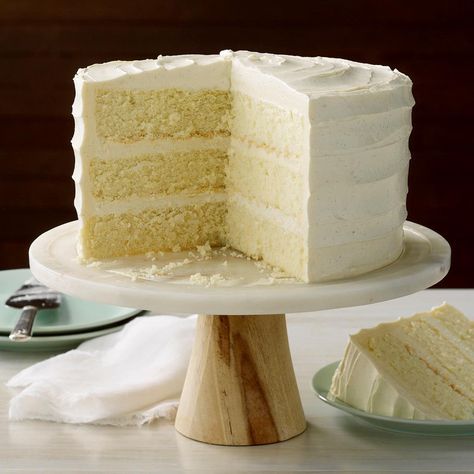 Best Vanilla Buttercream Vanilla Wedding Cake, Fall Birthday Cakes, Homemade Frosting Recipes, Best Vanilla Cake Recipe, Wedding Cake Vanilla, Cake Banana, Caramel Icing, Rich Cake, Mini Torte