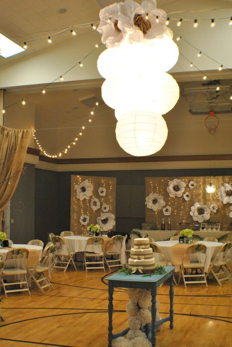 Decorating a gym - burlap Gym Decorating Ideas, Wedding Luncheon, Wedding Backdrops, School Gym, 80th Birthday Party, Gym Decor, Father Daughter Dance, Baby Shower Pumpkin, 50th Wedding Anniversary