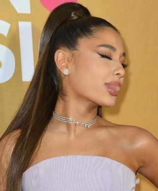 Thank U Next has fans meme-ing their love #thekit #celebrity #arianagrande Ariana Grande Red Carpet, Ariana Grande 2018, Ariana Grande Tattoo, Highlighter Eyeshadow, Rem Beauty, Ariana Grande News, R E M Beauty, Ariana Grande Cute, Ariana Grande Photoshoot