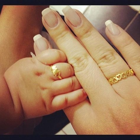 This is the most precious thing in the whole world :) They even got matching rings. Ah <3 Daughter Ring, Baby Rings, Mommy Daughter, Mommy Baby, Baby Jewelry, Mommy And Me Outfits, Mom Daughter, Top Drawer, Mothers Love