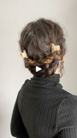 110K views · 5.5K reactions | 🥨

#hairstyletutorial #curlyhairstyles #curlyhair #hairinspo #updo #hairinspiration #clawclip #simplehairstyles | Jennie 🌷 | Curly Hair Care and Simple Hairstyle Tutorials Jennie Curly Hair, Gentle Hairstyles, Simple Hairstyle, Hairstyle Tutorials, Curly Hair Care, Hair Tutorial, Hair Inspo, Easy Hairstyles, Curly Hair