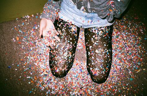 don't cry over spilled glitter. or do. Barbie Oc, 2000s Internet, Glitter Photoshoot, Glitter Grunge, Glitter Tumblr, Blow Bubbles, Foster The People, Glitter Bomb, Indie Sleaze