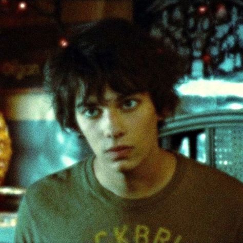 Hot Emo Guy, Rodrick Heffley, Devon Bostick, Emo Boyfriend, Emo Aesthetic, Wimpy Kid, Ideal Boyfriend, Emo Guys