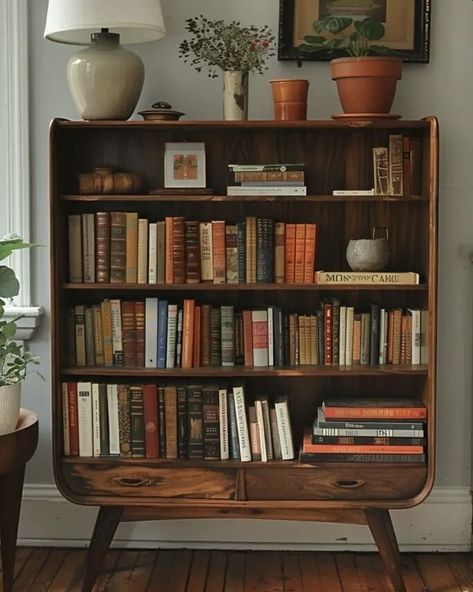 Modern Bookcase Design, Mid Century Modern Bookcase, Bookshelf Aesthetic, Interior Simple, Bookcase Design, Modern Bookcase, Home Vibes, Stylish Storage Solutions, Contemporary Interior Design