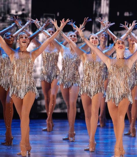 Rockettes Christmas, Radio City Rockettes, Broadway Dancers, The Rockettes, Carnival Girl, Christmas Spectacular, Nyc Christmas, Afrique Art, Radio City Music Hall