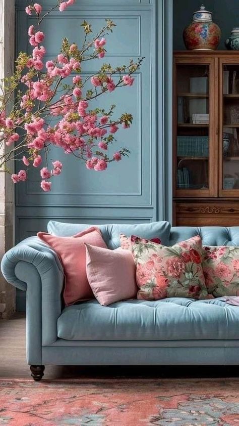 Pink Blue Interior, Pink And Blue Interior Design, Pink And Blue Interior, Green Lounge Room, Living Room House Ideas, Pink And Blue Living Room, Blue And Gold Palette, Blue And Pink Living Room, Denim And Pink