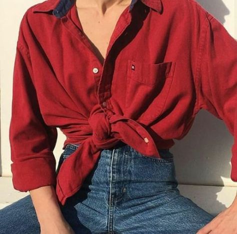 Red Button Up Shirt Outfit, 90's Fashion, Street Fashion Photography, Retro Designs, Red Button, Mode Inspo, Music Fashion, Red Shirt, About Fashion