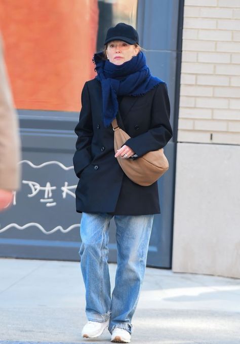 60 Outfits, Julianne Moore, Advanced Style, Blue Scarf, Double Breasted Coat, Pinterest Fashion, Mood Board Fashion, 가을 패션, Denim Pant