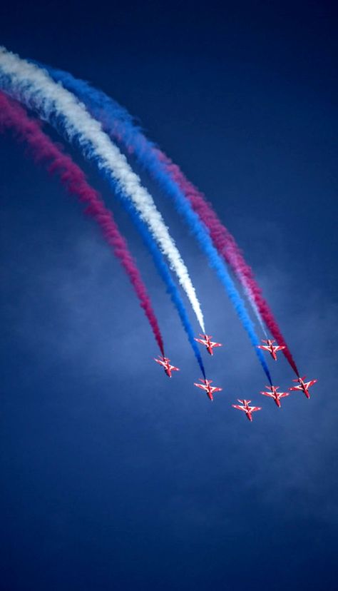 Airplane aerobatic show Airshow Photography, Steel Photography, Raf Red Arrows, Malta Gozo, Aviation World, Airplane Photography, Red Arrows, Cute Galaxy Wallpaper, Misty Morning