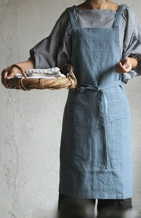 Farm Apron, Kinfolk Style, Linen Tote Bag, Native Dress, Blouse Man, Work Aprons, Vigan, Aprons Patterns, Fall Capsule Wardrobe