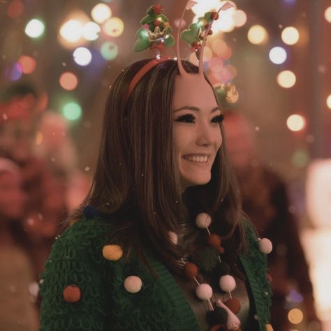 Mantis Marvel, Kids Christmas Movies, Pom Klementieff, The Guardians Of The Galaxy, Best Christmas Movies, Christmas Films, Classic Christmas Movies, Kevin Bacon, Peter Quill