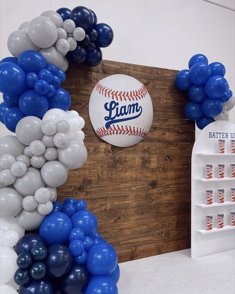 Dodgers 1st Birthday Party, Dodgers Birthday Party Ideas, Baseball Balloons, Baseball Party Balloon Garland, Baseball Party Backdrop Ideas, Baseball Balloon Garland, Dodgers Theme Party Ideas, Baseball Balloon Arch, Baseball Party Balloon Arch