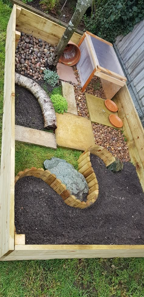 Turtle Habitat Ideas Outdoor Tortoise House, Turtle Outdoor Habitat Ideas, Outdoor Box Turtle Enclosure Diy, Turtle Cage Outdoor, Tortoise House Outdoor Diy, Turtle Area Outside, Tortoise Cage Ideas Indoor, Hermann Tortoise Outdoor Enclosure, Tortoise Pond Ideas