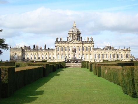 castle howard.Source Brideshead Revisited, Architecture Baroque, Large Building, Castle Howard, Chateau Versailles, English Manor Houses, English Castles, Castle Mansion, Famous Castles