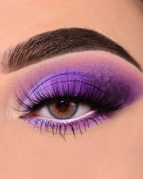 Caterina_triant 💫 on Instagram: “💜Purple CutCrease Eye Makeup Tutorial💜 SWIPE for pictorial 👉🏻 For more follow @caterina_triant @colourpopcosmetics Fade into the Hue…” Purple Witch Makeup, Purple Eye Shadow, Purple Eye Makeup, Witch Makeup, Purple Makeup, Favorite Makeup, Purple Eyeshadow, Makeup Eye Looks, Makeup Makeover