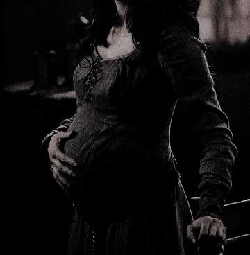 Pregnant Viking, Alys Rivers Aesthetic, Ragnar Hair, Viking Mother, Alys Rivers, Burning Soul, Pregnancy Belly Photos, Gentleman Aesthetic, Yennefer Of Vengerberg