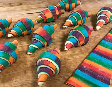 Unicorn Treats, Croissant Recipe, Cafe Bakery, Tasty Videos, Rainbow Food, Unicorn Foods, Bakery Shop, The Breakfast, Breakfast Food