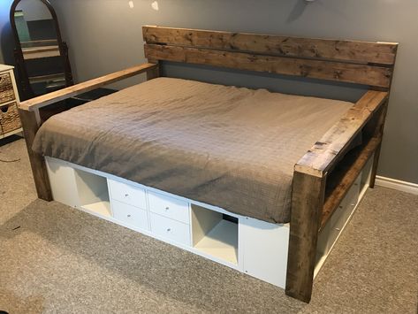 Our Ikea Hack Queen Size DayBed! Queen Daybed Frame, Queen Size Day Bed, Queen Size Daybed, Diy Seng, Queen Bed Frame Diy, Queen Daybed, Daybed Room, Rustic Bed Frame, Daybed Headboard