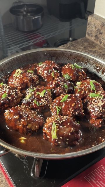 Saucy Asian Meatballs, Asian Meatballs, Mince Recipes, Meatball Ingredients, Interesting Recipes, Best Sugar Cookies, Meatballs Recipe, Wontons, Asian Foods