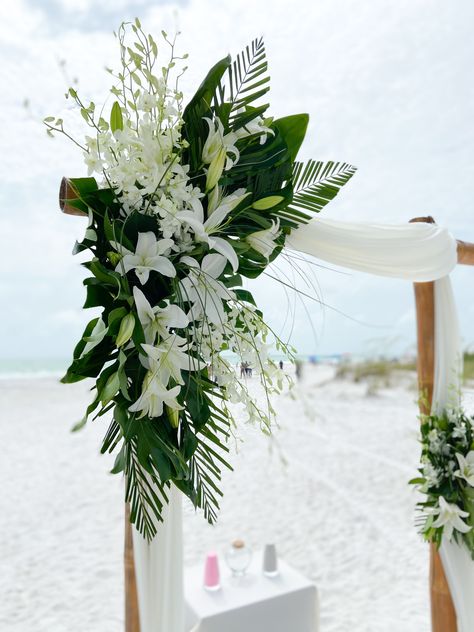 Tropical Wedding Centerpieces, Beach Wedding Arch, Tropical Wedding Theme, Beach Wedding Ceremony, Palm Wedding, Wedding Alters, Dream Beach Wedding, Tropical Beach Wedding, Tropical Wedding Flowers