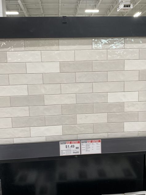 Backsplash Kitchen White, Brown Tile Backsplash, Tak Mahal, Kitchen White Cabinets, Backsplash Kitchen White Cabinets, Vegas House, Backsplash For White Cabinets, Kitchen Refurbishment, Gray Backsplash