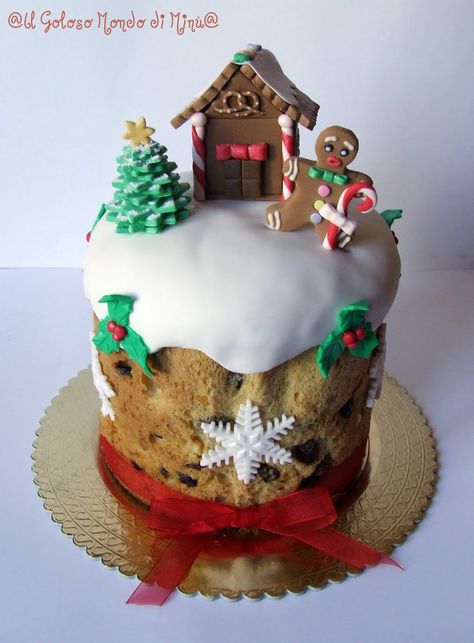 Il Goloso Mondo di Minu': Panettone e Pandoro decorati per un Natale dolcissimo! Christmas Themed Cake, Felt Cake, Christmas Holiday Cake, New Year's Cake, Ginger Cake, Little Cakes, Homemade Dog Food, Candy Party, Sugar Art