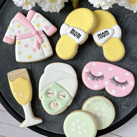 Cookies For Moms Birthday, Spa Cookies Ideas, Spa Day Cookies Decorated, Cookies For Birthday Party, Spa Themed Cookies, Spa Day Cookies, Esthetician Cookies, Spa Cookies Decorated, Esthetician Graduation Party Ideas