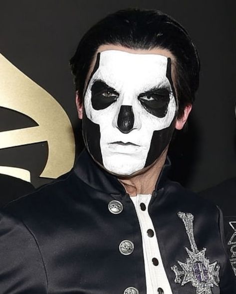 Papa Emeritus 4 Makeup, Ghost Band Face Paint, Ghost Band Makeup Ideas, Toblerone Fudge, Papa Emeritus 4, Papa Ghost, Ghost Rock Band, Ghost Makeup, Tobias Forge