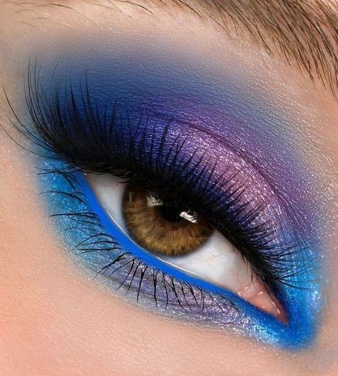 Nude Eye Makeup, Eye Makeup Application, Powder Palette, Eye Makeup Palette, Purple Eye Makeup, Eye Makeup Pictures, Velvet Texture, Simple Eye Makeup, Perfect Blue