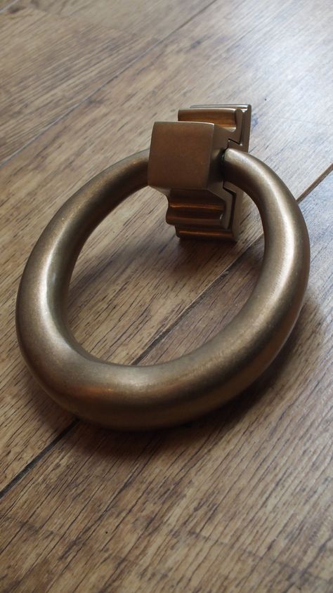 A beautiful aged brass door knocker. This ring knocker is traditionally cast brass, which is then aged to this beautifully old/patiated appearance and looks stunning on any vintage front door. British made, with each one individually finished by hand, these vintage door knockers are available in over twenty-five different finishes, including real, sandcast bronze. Edwardian Doors, Vintage Front Door, Bronze Door Hardware, Victorian Doors, Front Door Hardware, Castle Doors, Door Knobs And Knockers, Contemporary Door, Victorian Door