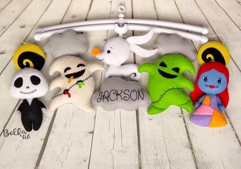 Emo Angel, Nightmare Before Christmas Babyshower, Nightmare Before Christmas Baby, Baby Mobile Boy, Christmas Mobile, Christmas Nursery, Gothic Baby, Halloween Baby Shower Theme, Baby Boy Mobile